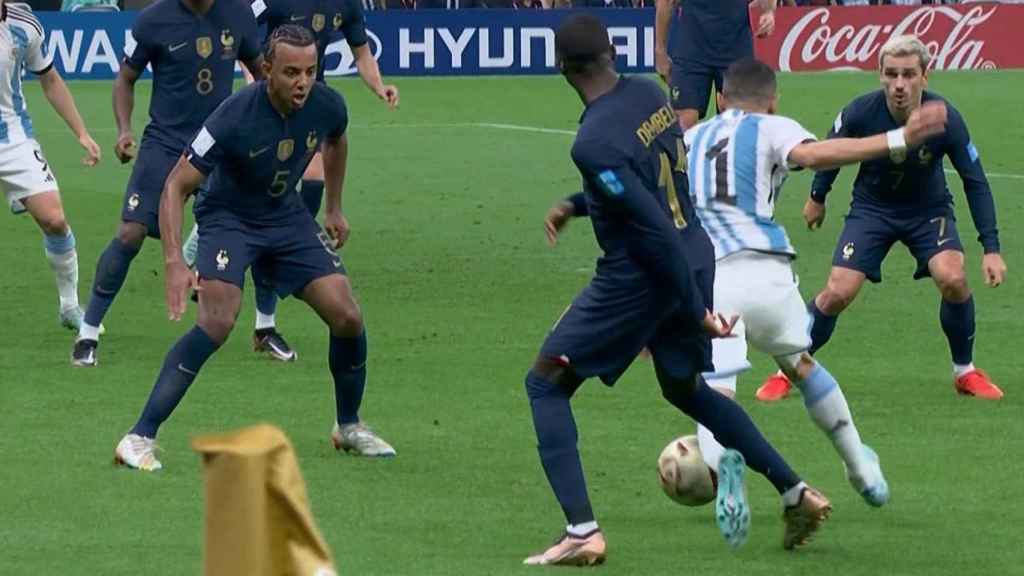 Penalti a Di María en la final del Mundial
