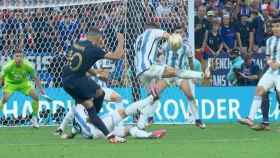 Penalti por mano de Argentina
