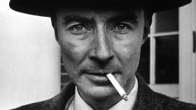 El físico Robert Oppenheimer, director del Proyecto Manhattan y 'padre de la bomba atómica'