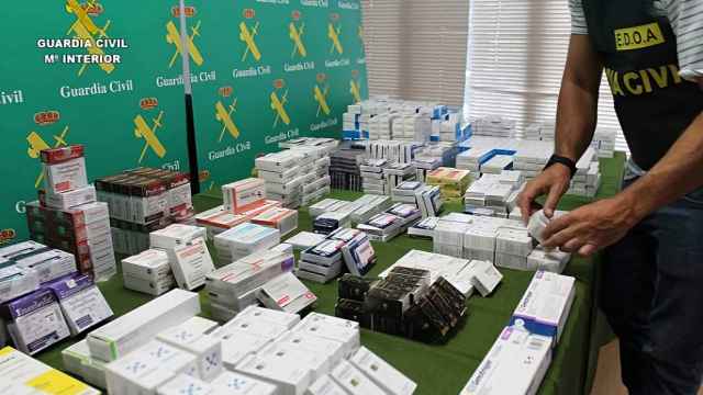 La operación internacional ha retirado 10,5 millones de medicamentos, en la imagen los captados por la Guardia Civil.