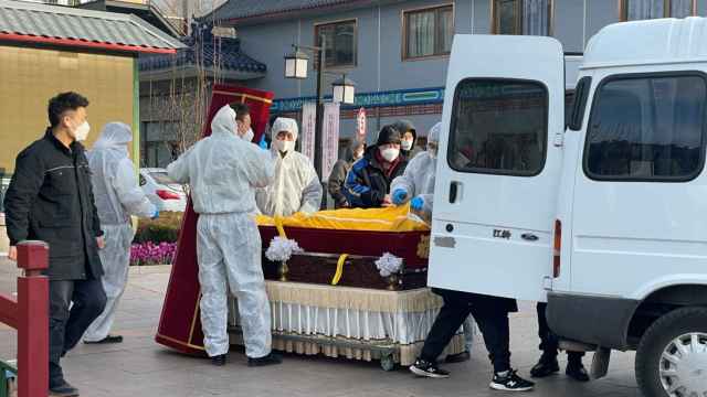 Los crematorios de Beijing están colapsados.