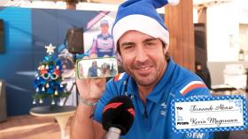 Fernando Alonso recibe su regalo en el amigo invisible de la Fórmula 1.