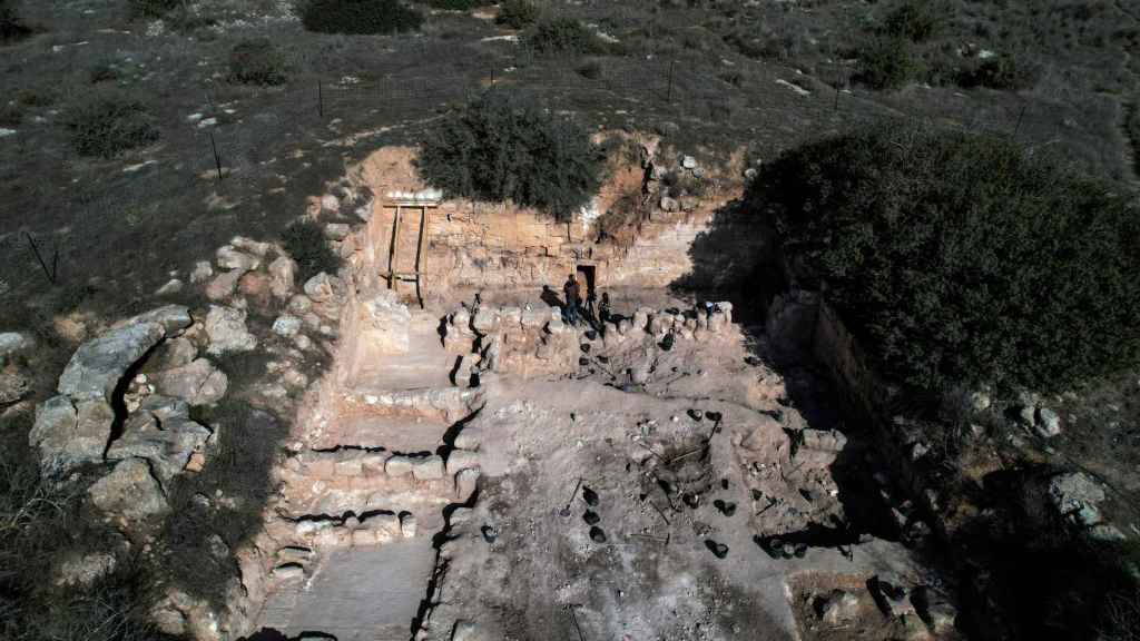 Aerial image of the patio and the entrance to the cave.