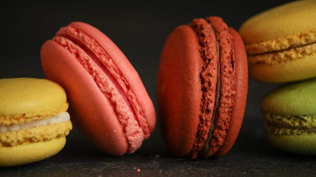 Unos macarons franceses con un poquito de colorante.