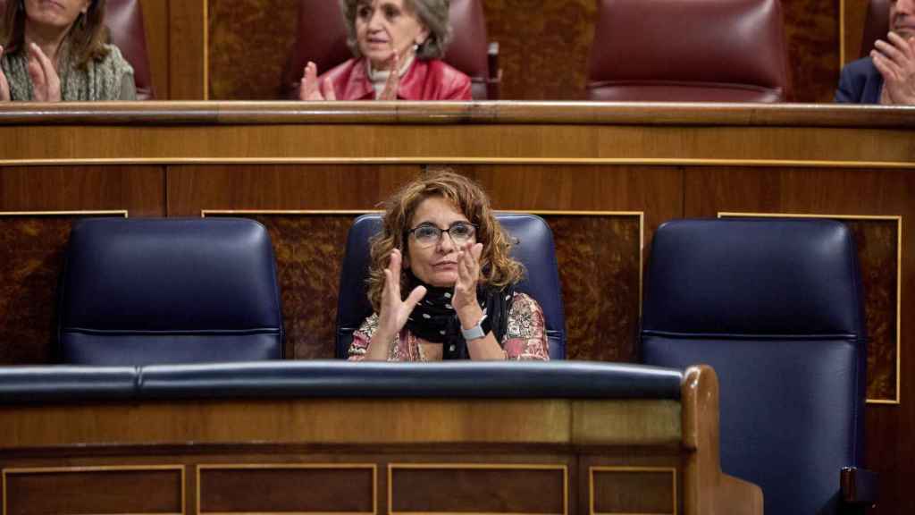 La ministra de Hacienda, María Jesús Montero, en la sesión plenaria del Congreso de los Diputados el 15 de diciembre de 2022,