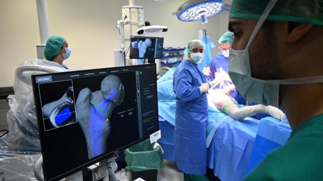 Intervención con la nueva plataforma robótica en el hospital vallisoletano