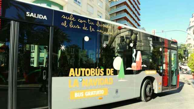 El Autobús de la Navidad recorrerá Alicante con los principales atractivos de las fiestas.