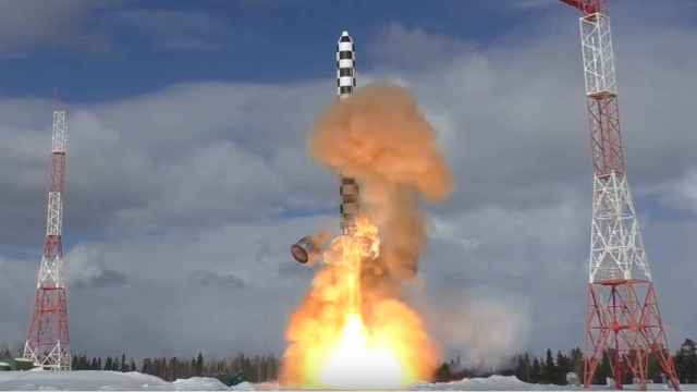 Lanzamiento misil Sarmat, modelo que propulsará al Avangard