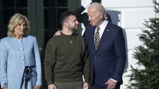 El presidente de Ucrania, Volodimir Zelenski, y el presidente de Estados Unidos, Joe Biden, junto con su esposa Jill Biden