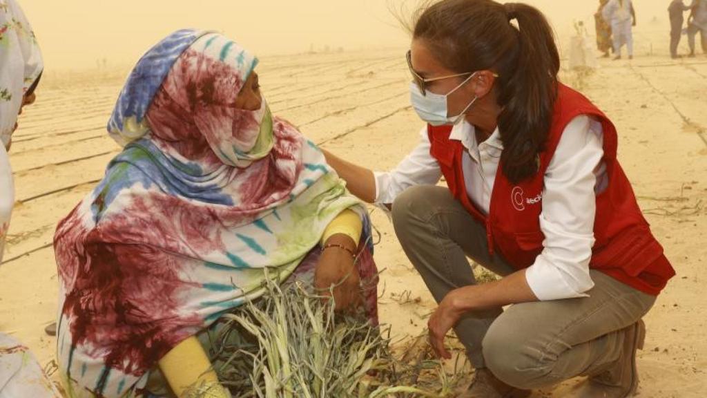 Letizia durante el viaje de cooperación que realizó a Mauritania.