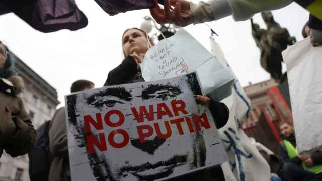Manifestación contra Putin y contra la guerra este 24 de diciembre en Belgrado organizada por la Sociedad Democrática Rusa.