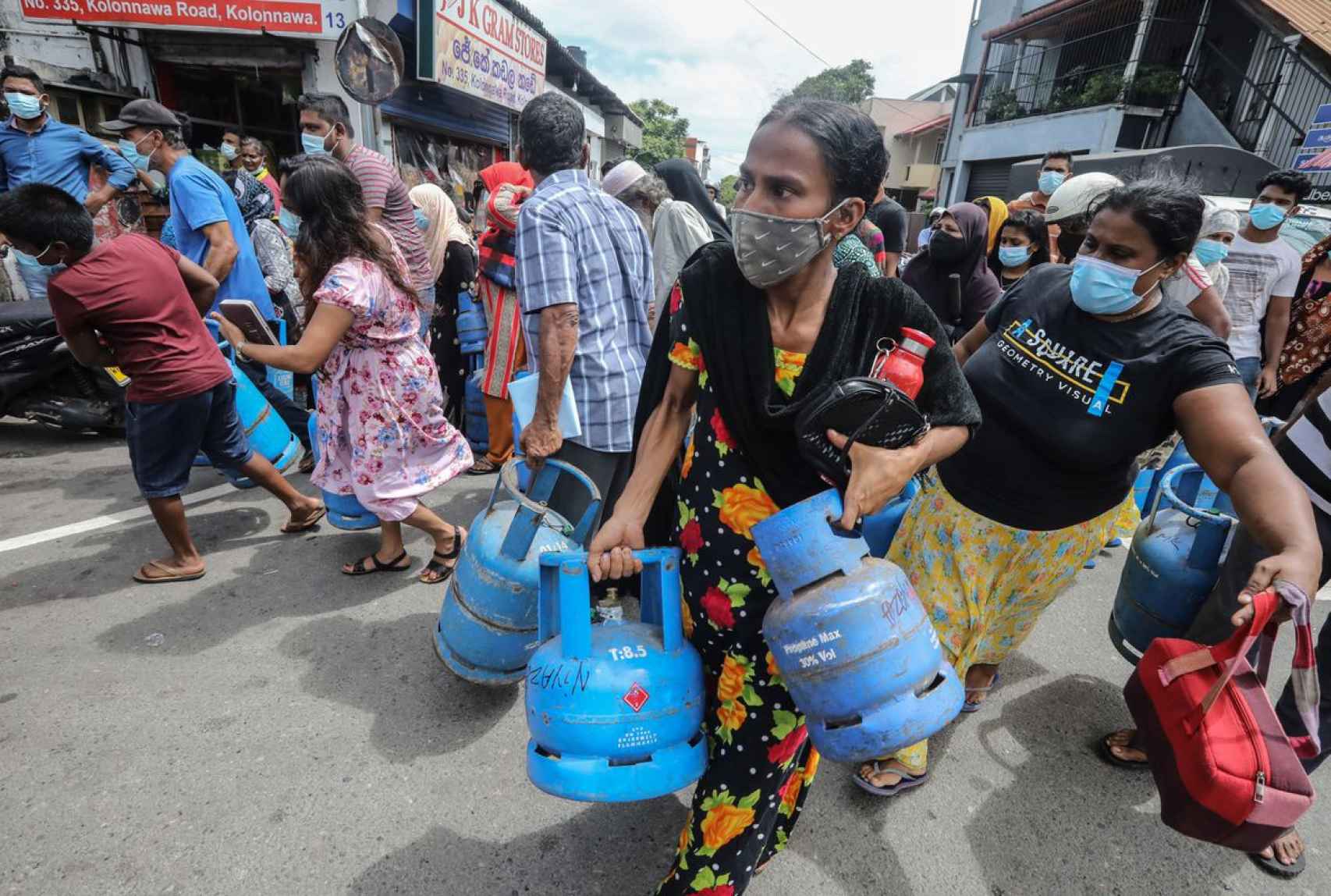 Protesta en Sri Lanka por la carestía de gas a causa de la guerra de Putin, en mayo de 2022.