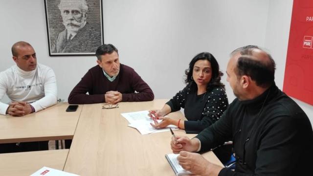 Alicia Palomo en su encuentro con miembros del PSOE de Valladolid