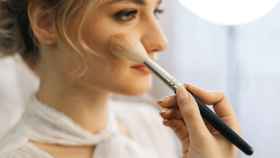 ¿Cómo limpiar las brochas de maquillaje de forma exitosa (y rápida)?