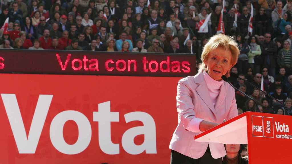 María Teresa Fernández de la Vega, candidata en 2008 por Valencia, interviene en un mitin.