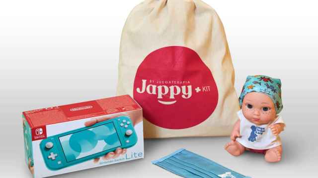 Los Jappy Kits son unas bolsas de bienvenida realizadas en tela con tablets o consolas que reciben los niños y las niñas diagnosticadas con cáncer al ingresar en el hospital.