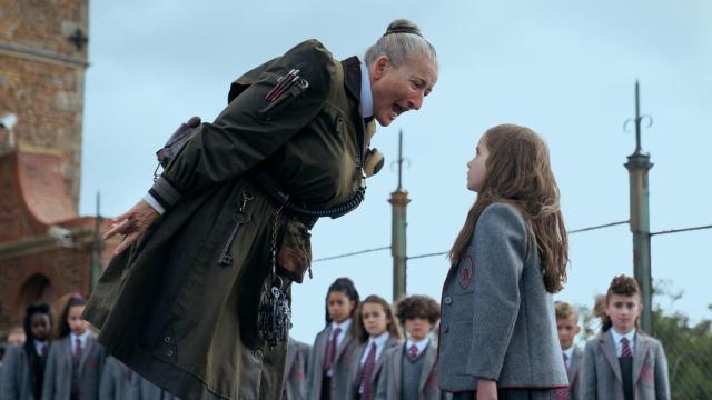 Por qué deberías ver el musical 'Matilda, de Roald Dahl' en Netflix, el remake que reimagina el clásico