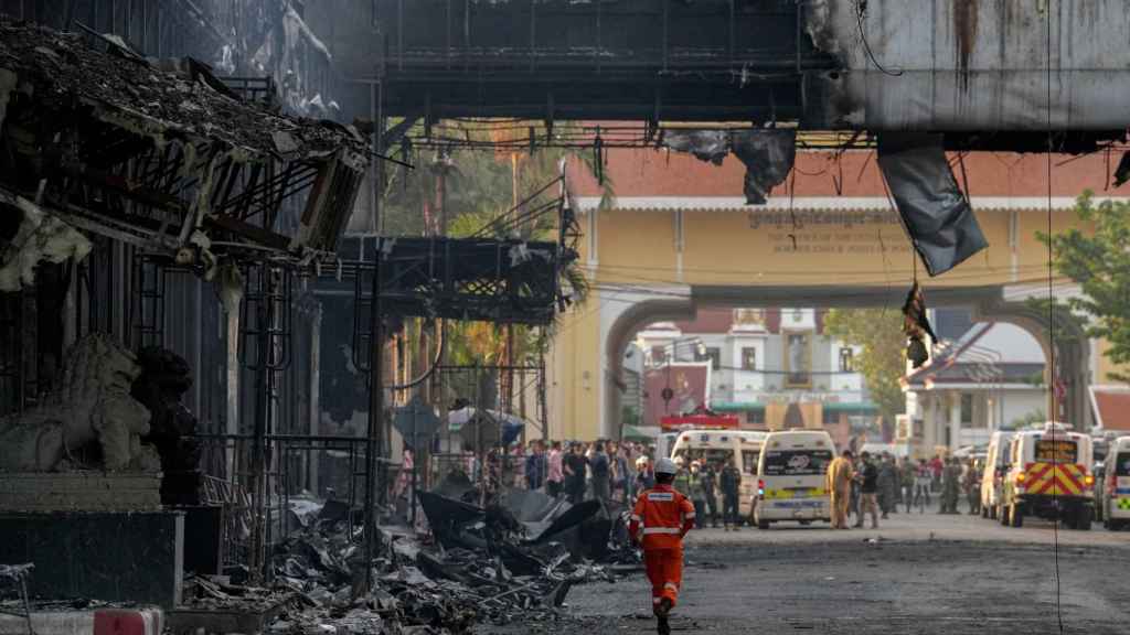 Imagen del casino de Camboya que ha sido arrasado por las llamas.