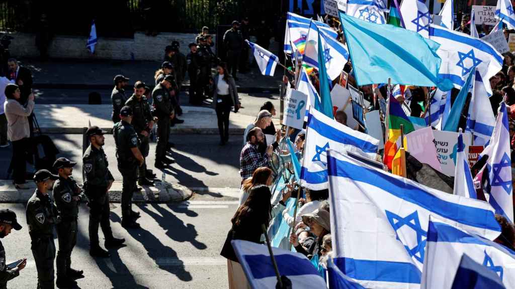 Los israelíes protestan frente al parlamento de Israel