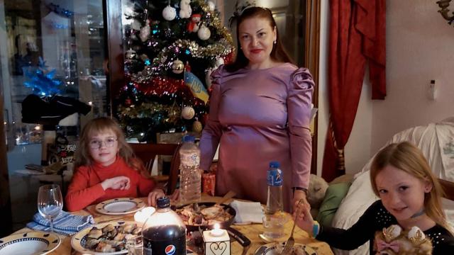 De izquierda a derecha, Veronika, Svitlana y su hija Kathy.