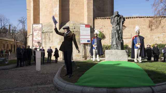 Miguel de Unamuno 'se encuentra' con Santa Teresa en el homenaje anual de Salamanca