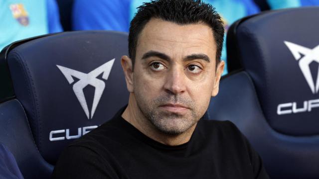 Xavi Hernández, en el banquillo del Camp Nou