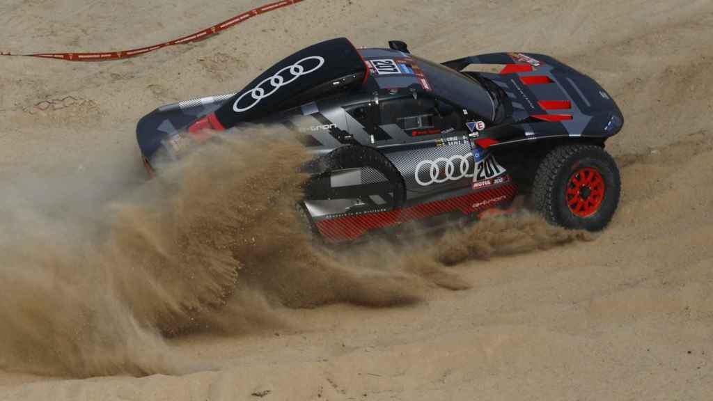 Carlos Sainz, durante la primera etapa del Rally Dakar 2023