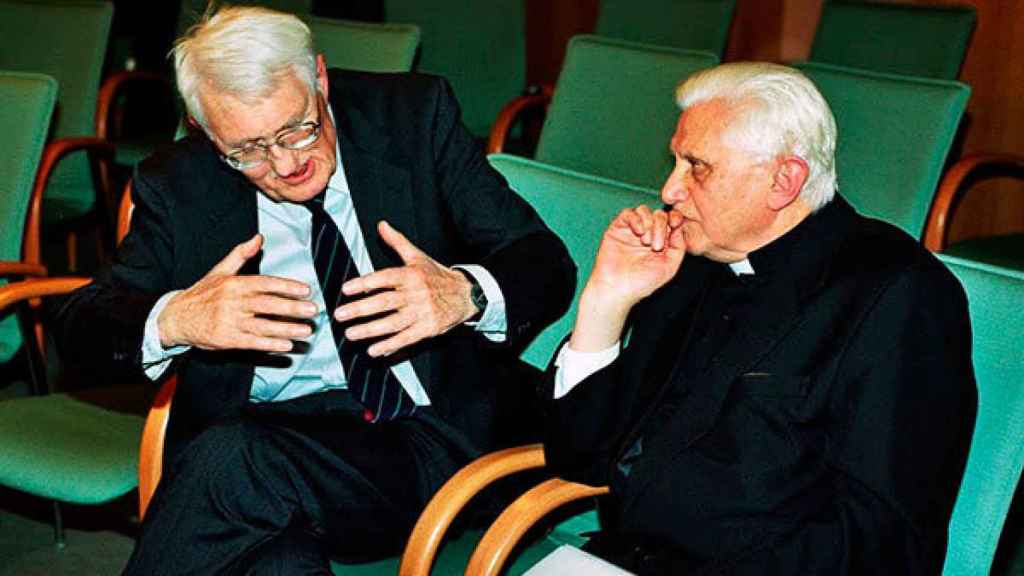 El filósofo Jürgen Habermas y Joseph Ratzinger durante su encuentro.