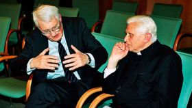 El filósofo Jürgen Habermas y Joseph Ratzinger durante su encuentro.