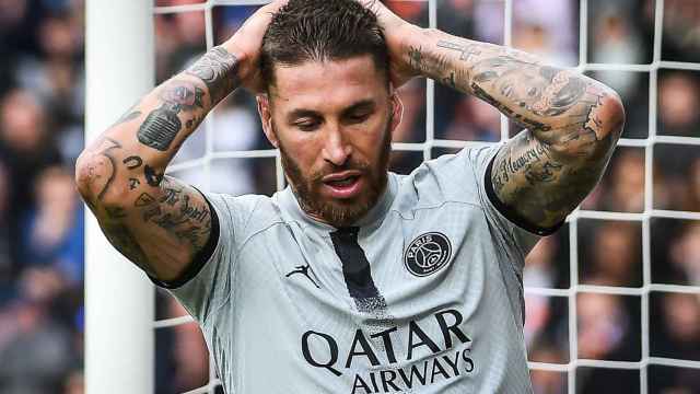 Sergio Ramos se lamenta durante un partido con el PSG