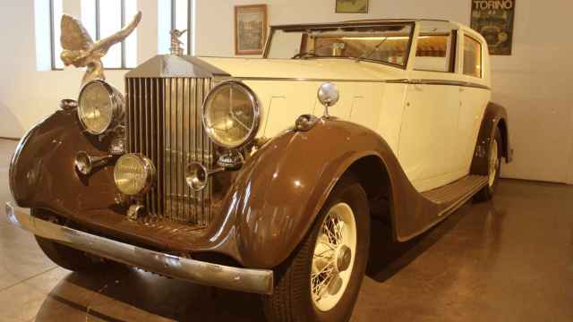 Los cinco coches más lujosos del Museo Automovilístico de Málaga.