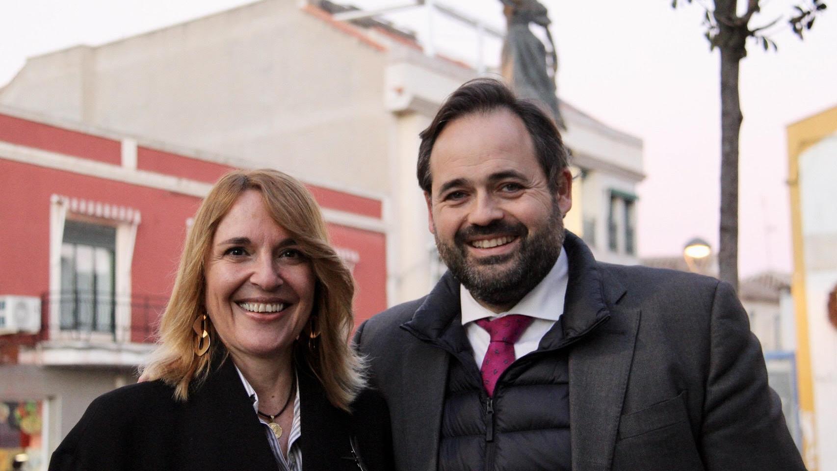 Cándida Tercero y Paco Núñez en Valdepeñas.