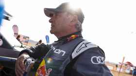 Carlos Sainz tras una etapa en el Rally Dakar