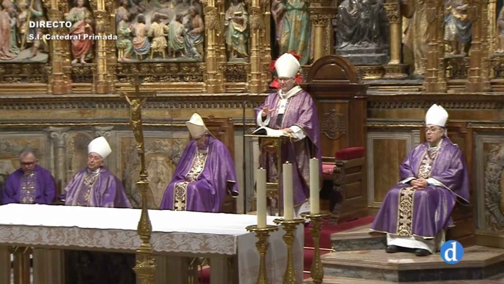 Cientos de personas despiden al papa Benedicto XVI en la catedral de Toledo