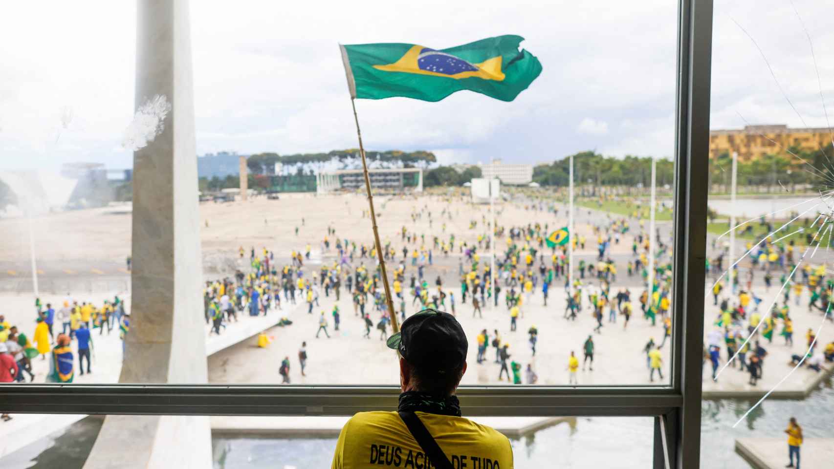 Miles de seguidores de Bolsonaro han asaltado las instituciones de Brasil.