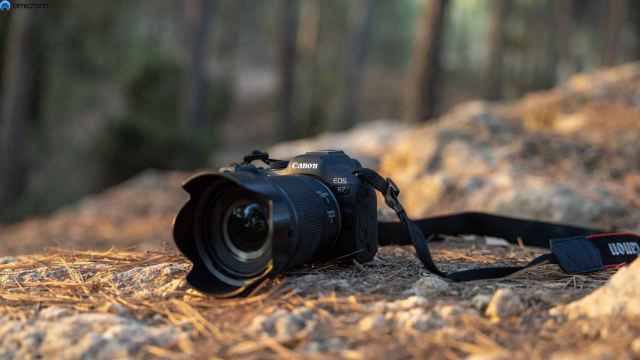 Canon EOS R7.