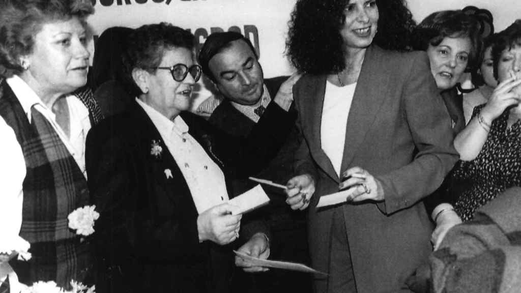 Carmen Alborch durante los actos conmemorativos del Día Internacional de la Mujer Trabajadora en Valencia, 1994.