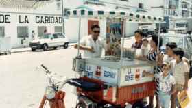 Uno de los motocarros con los que la Ibense vendía helados en los años 80.