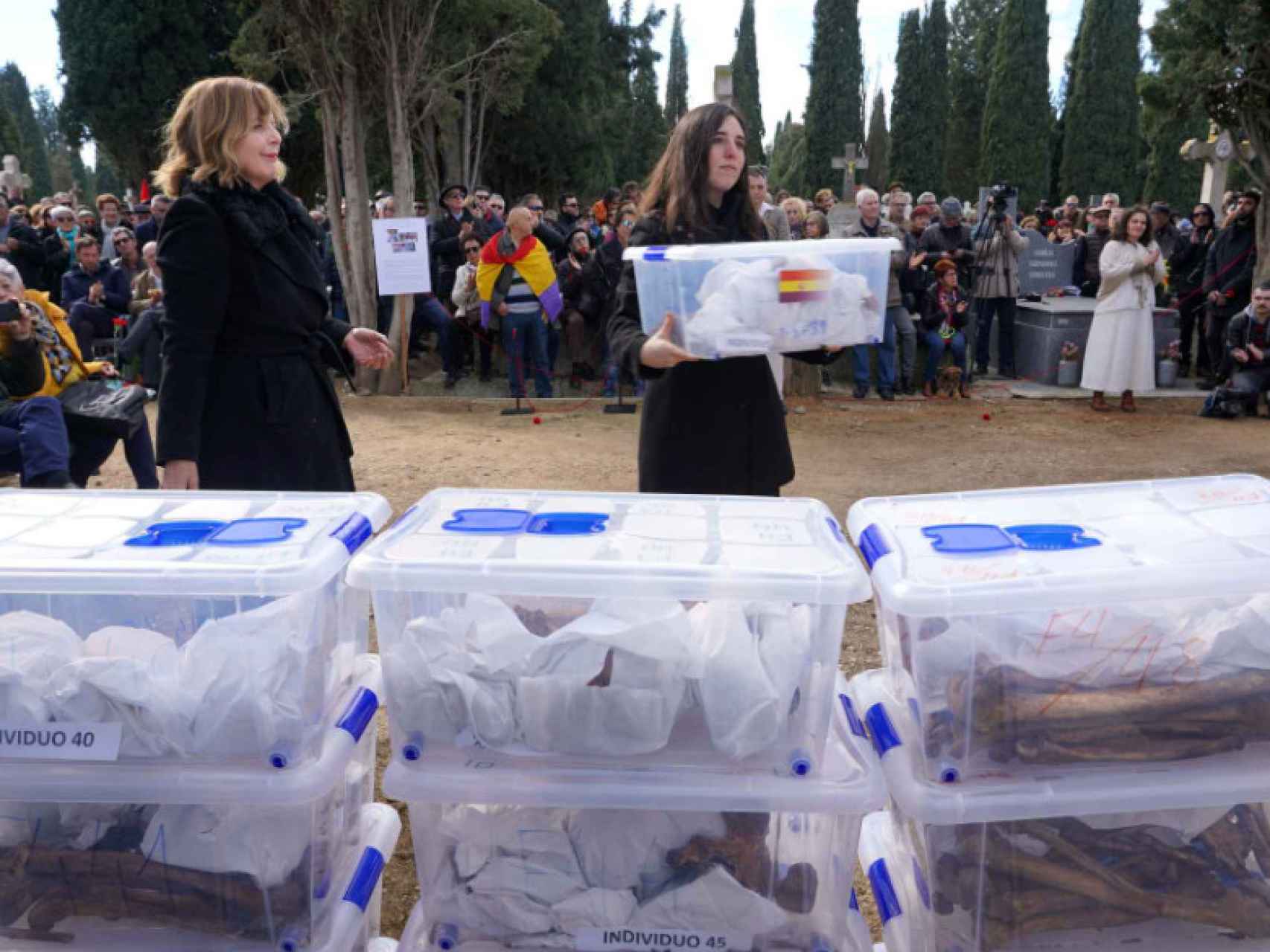 Acto de exhumación de víctimas de la Guerra Civil en el Cementerio del Carmen de Valladolid, en febrero de 2020.