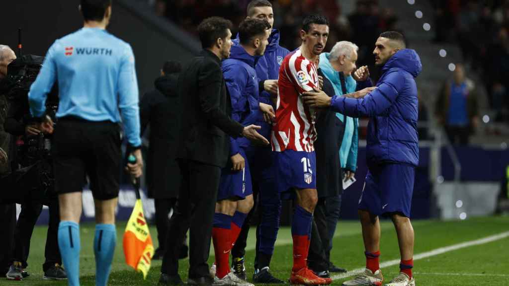 Savic, tras su expulsión por su pelea con Ferran Torres en el Atlético de Madrid - Barcelona