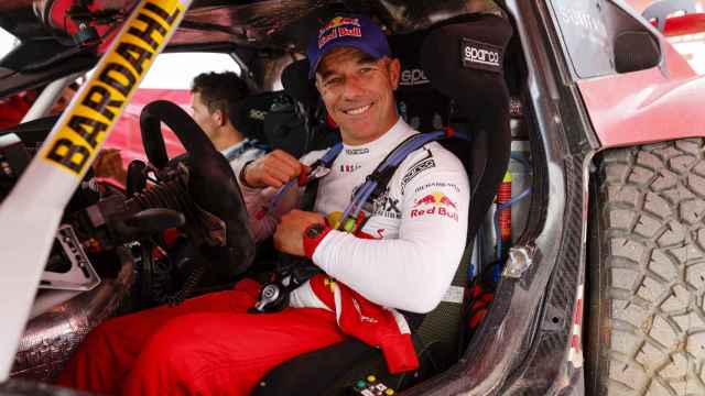 Sebastien Loeb celebra su cuarta victoria de etapa en el Rally Dakar
