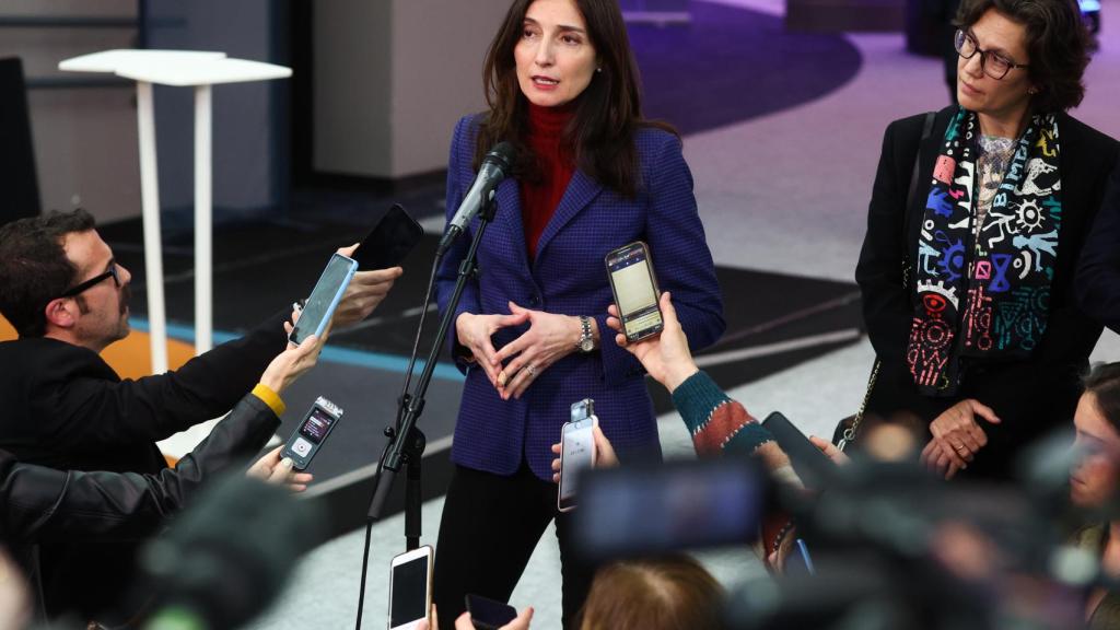 Pilar Llop, ministra de Justicia, atiende a los medios en la sede del Parlamento Europeo, en Bruselas.