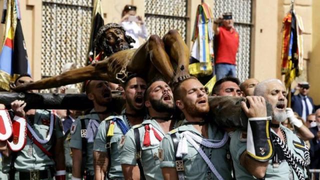 Legionarios en la procesión del Cristo de la Buena Muerte.