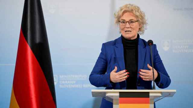 Dimite la ministra de Defensa de Alemania en medio de la presión por aumentar el apoyo a Ucrania