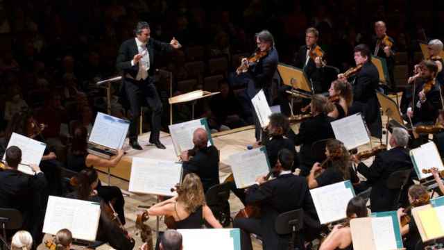 David Afkham dirigiendo a la Orquesta Nacional. Foto: OCNE
