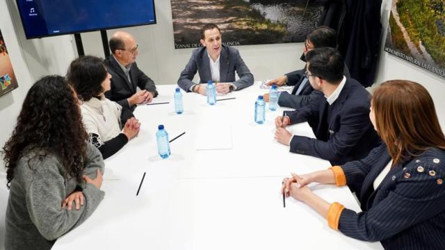 Reunión de Conrado Íscar con los representantes de Puebla, México, en FITUR.