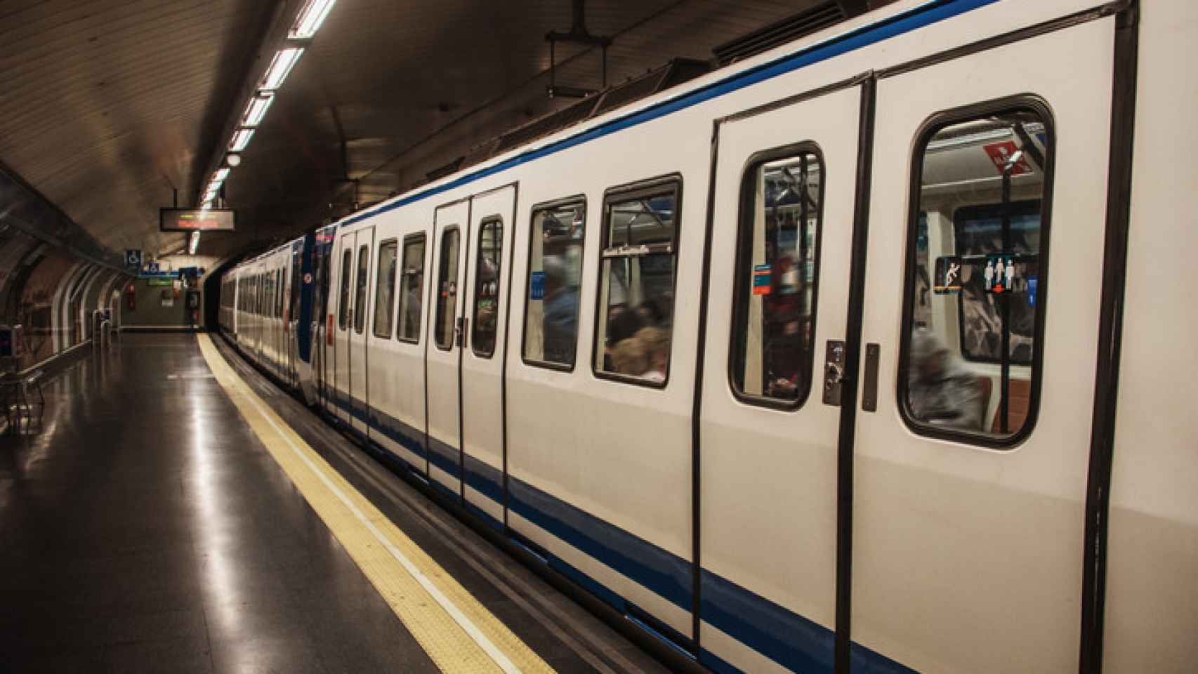 Esta es la famosa estación de Metro de Madrid que fue construida sobre un  cementerio