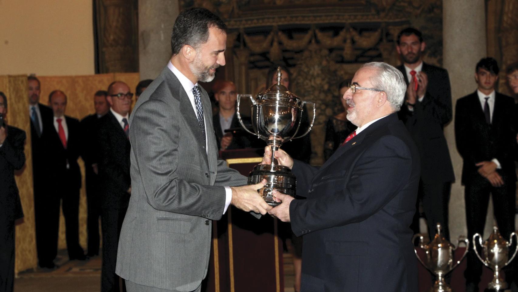 Muere José Luis Mendoza, Presidente De La UCAM, A Los 73 Años De Edad