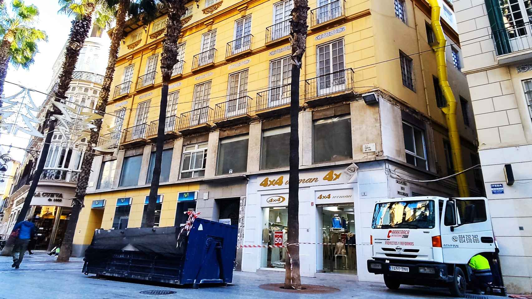 Edificio comprado por Catalonia para la construcción de un hotel en el Centro de Málaga.