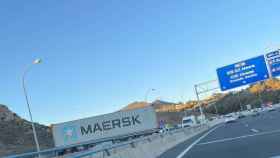 Cortada la autovía MA-20 en Málaga por el vuelco de un camión.